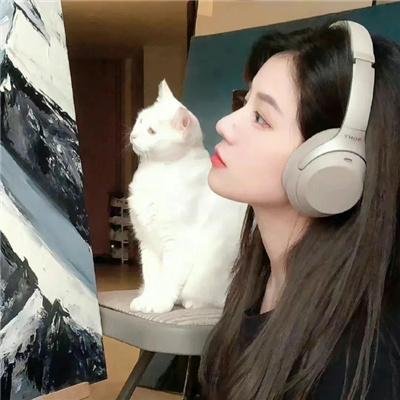 月亮中的亚马逊女人